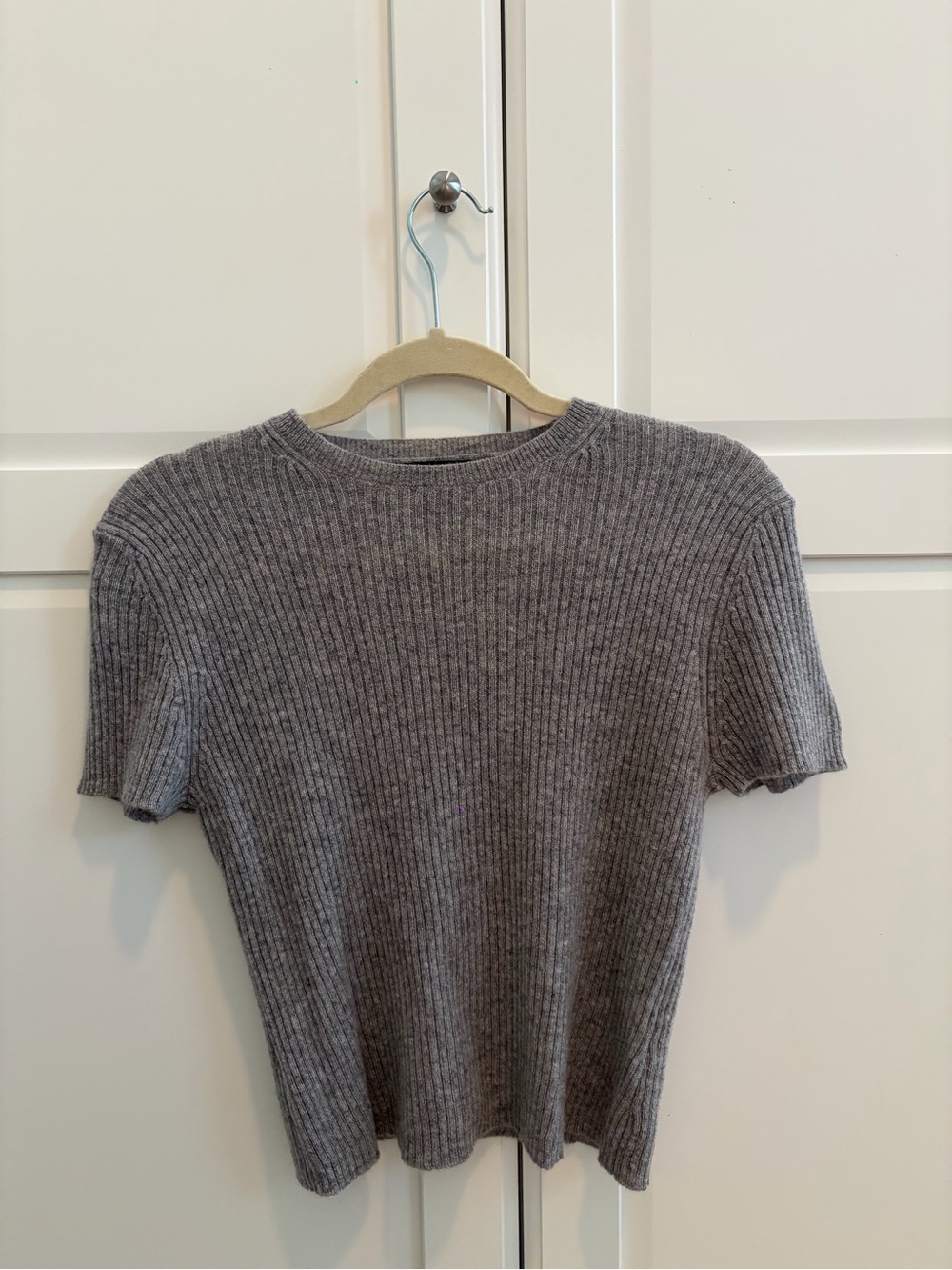 House of Harlow Grey Ribbed Short-Sleeve Knit Top